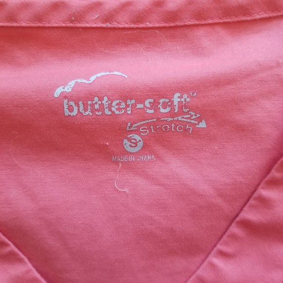 UA Butter-Soft Stretch Women's 5-Pocket V-neck Scrub Top - Picture 4 of 5